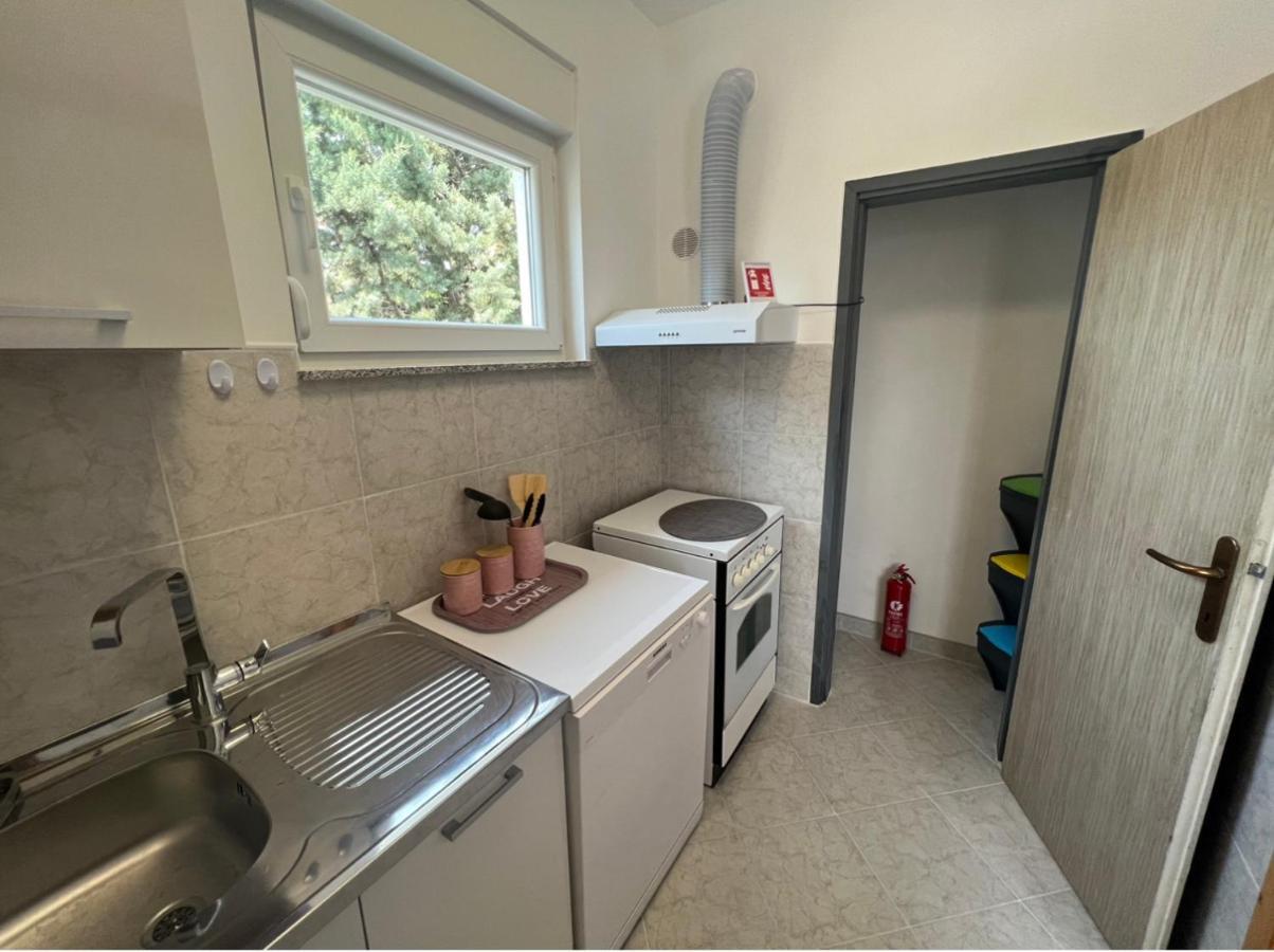 Lotus Holiday Apartment In Skrljevo Bakar Exterior photo